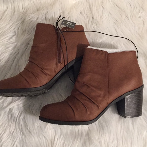 NEW Arizona Booties - Picture 2 of 2